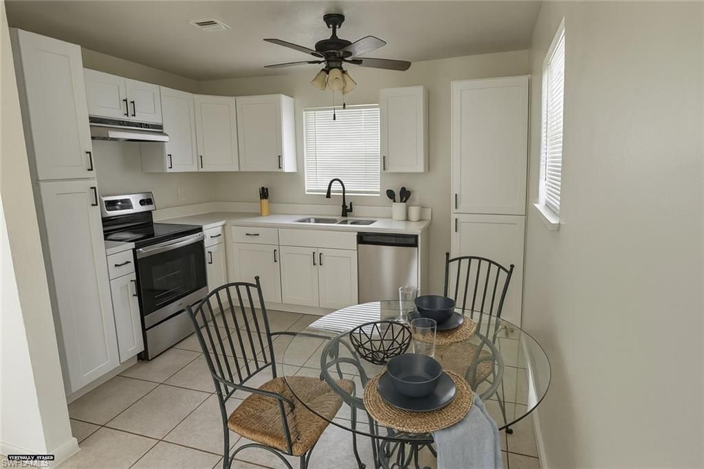 Dining room, Interior, Kitchen, Stainless Steel Appliances