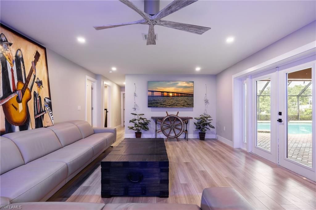 Interior, Living room, Recessed Lighting, Wood Texture Flooring