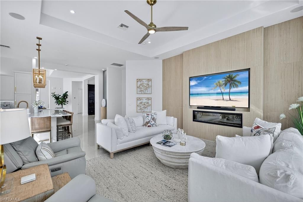 Dining room, Interior, Living room, Pendant Lights, Recessed Lighting