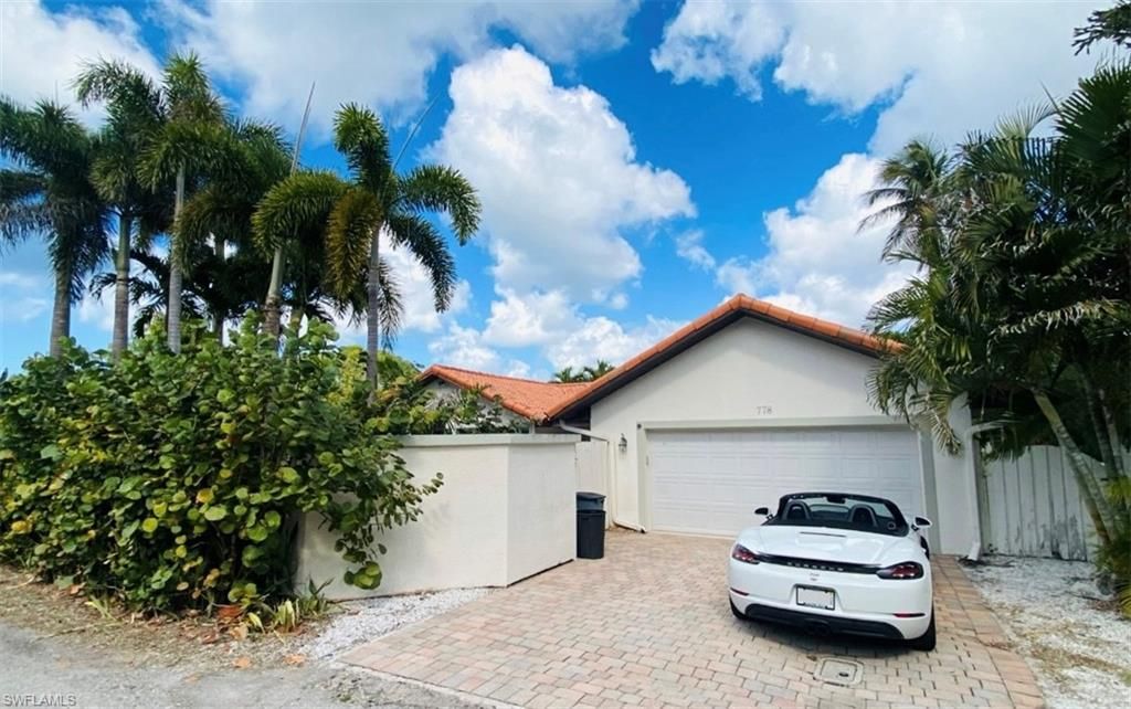 Detached Garage, Exterior