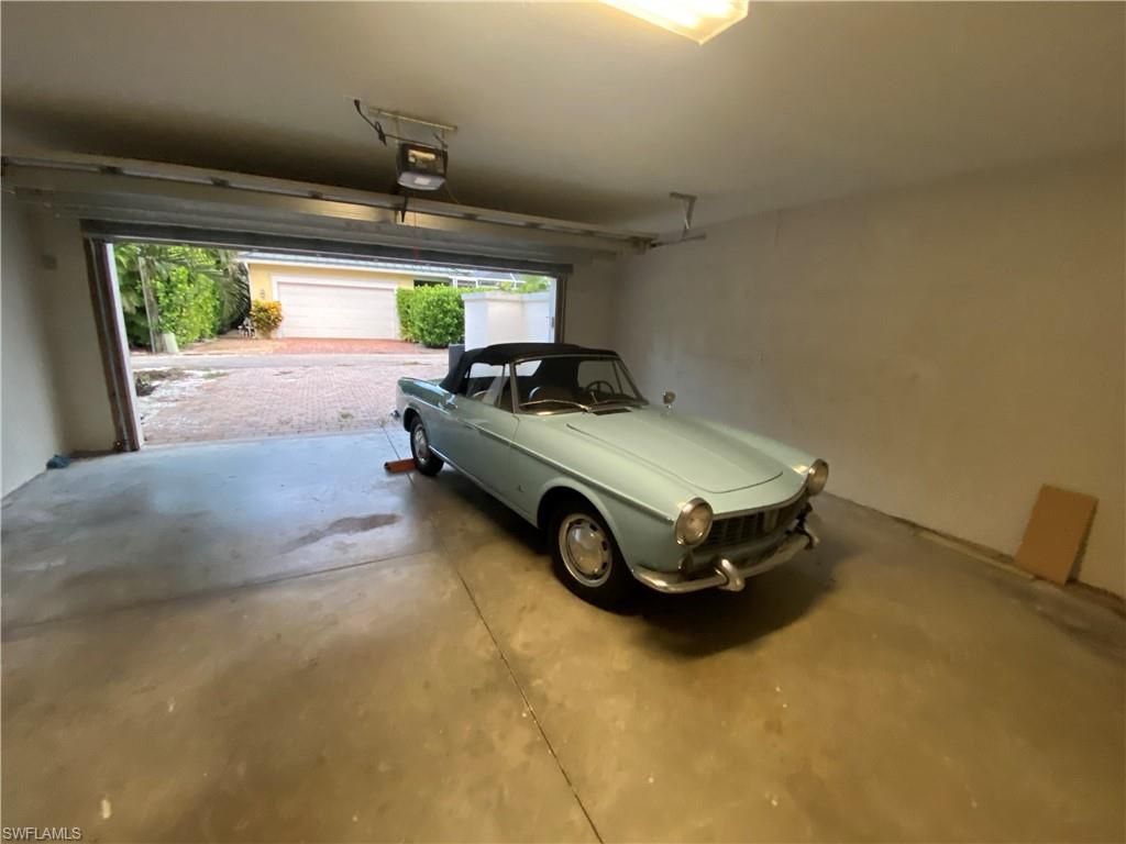Garage, Interior