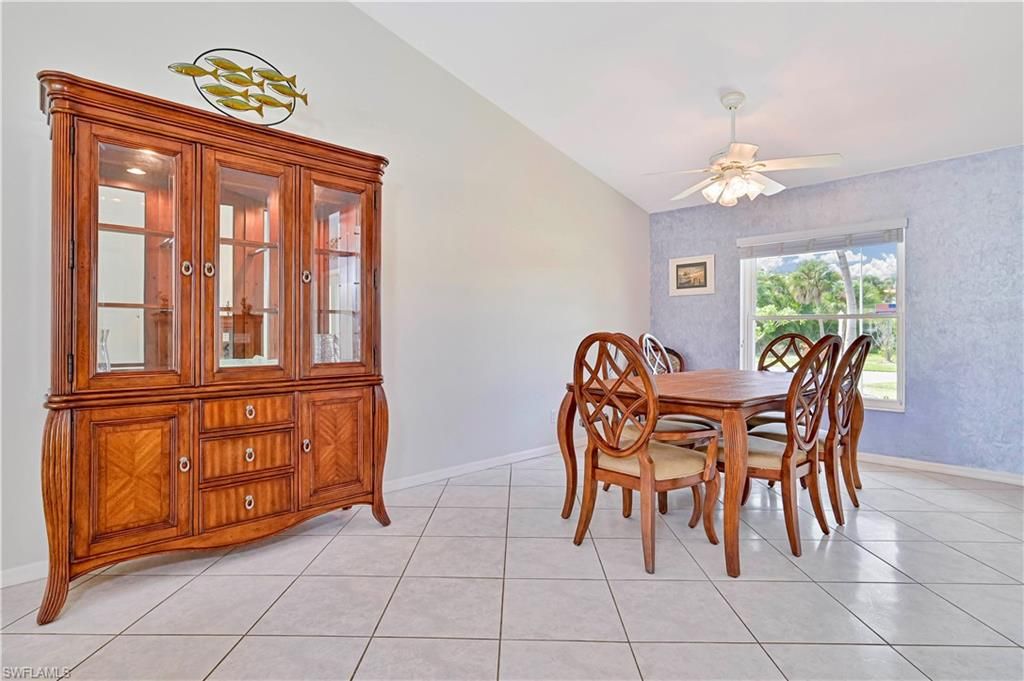 Dining room, Interior