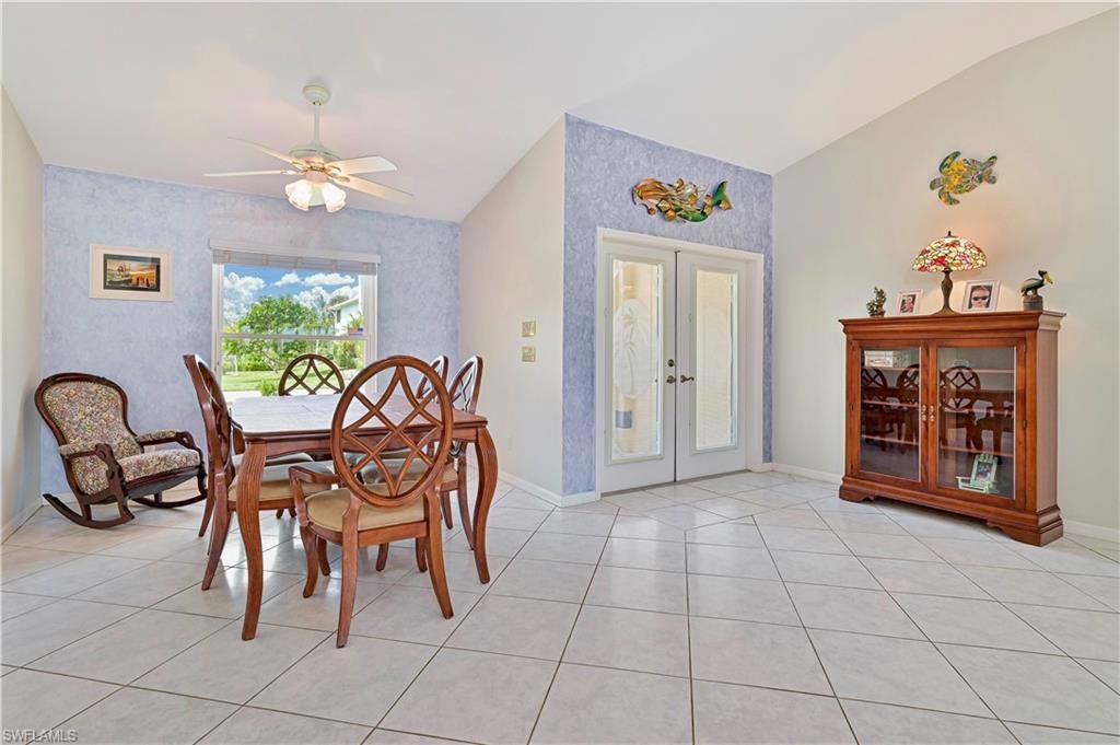 Dining room, Interior