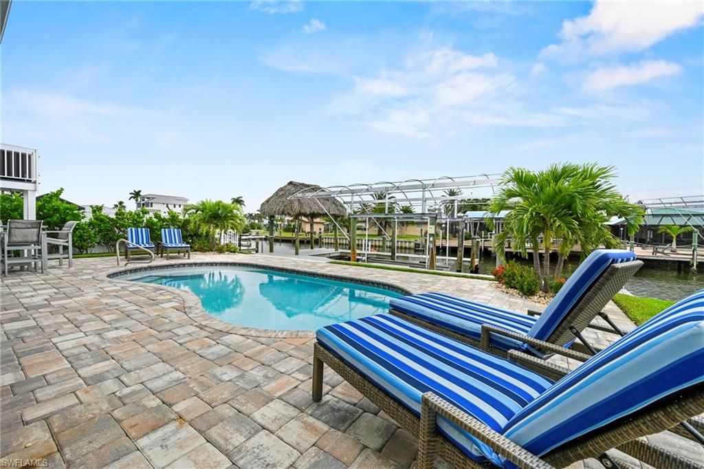 Exterior, Pool, Water