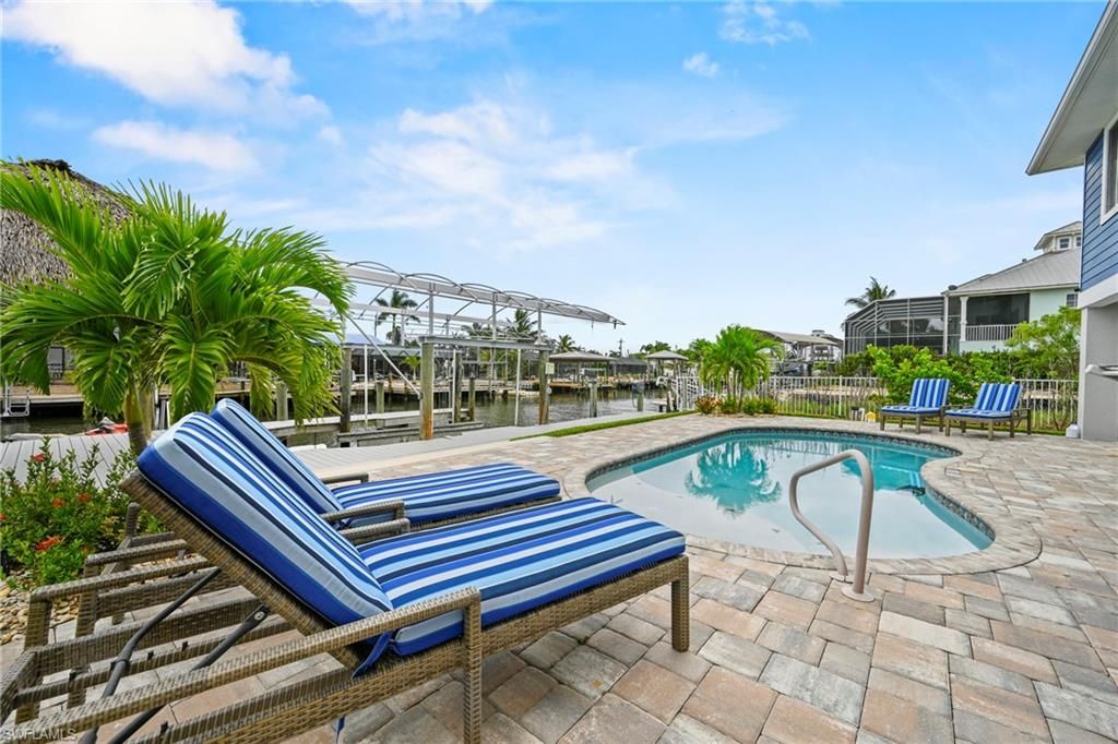 Exterior, Pool, Water