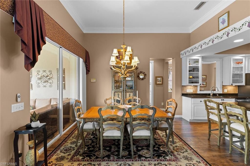 Chandelier, Dining room, Interior, Recessed Lighting, Wood Texture Flooring