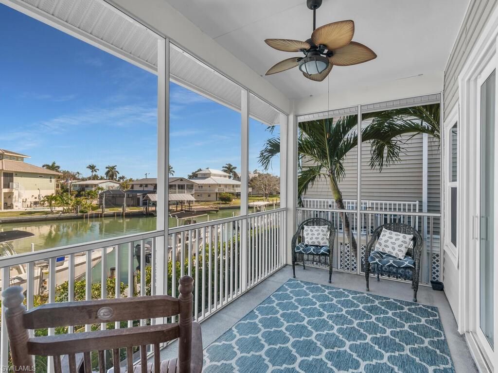 Interior, Sun Room, Water