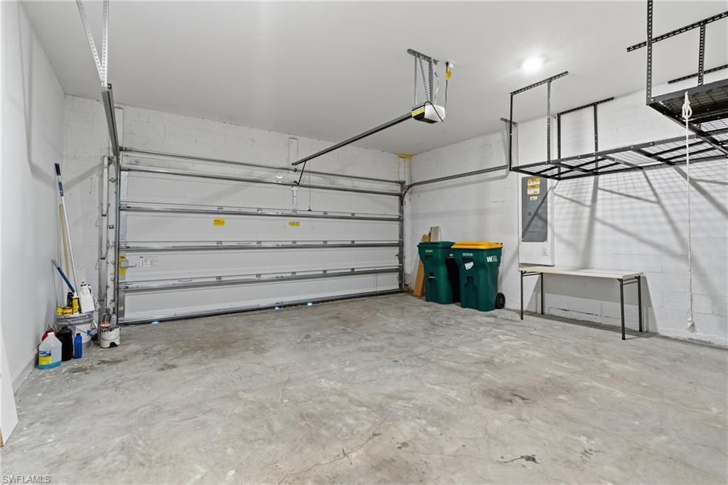 Garage, Interior