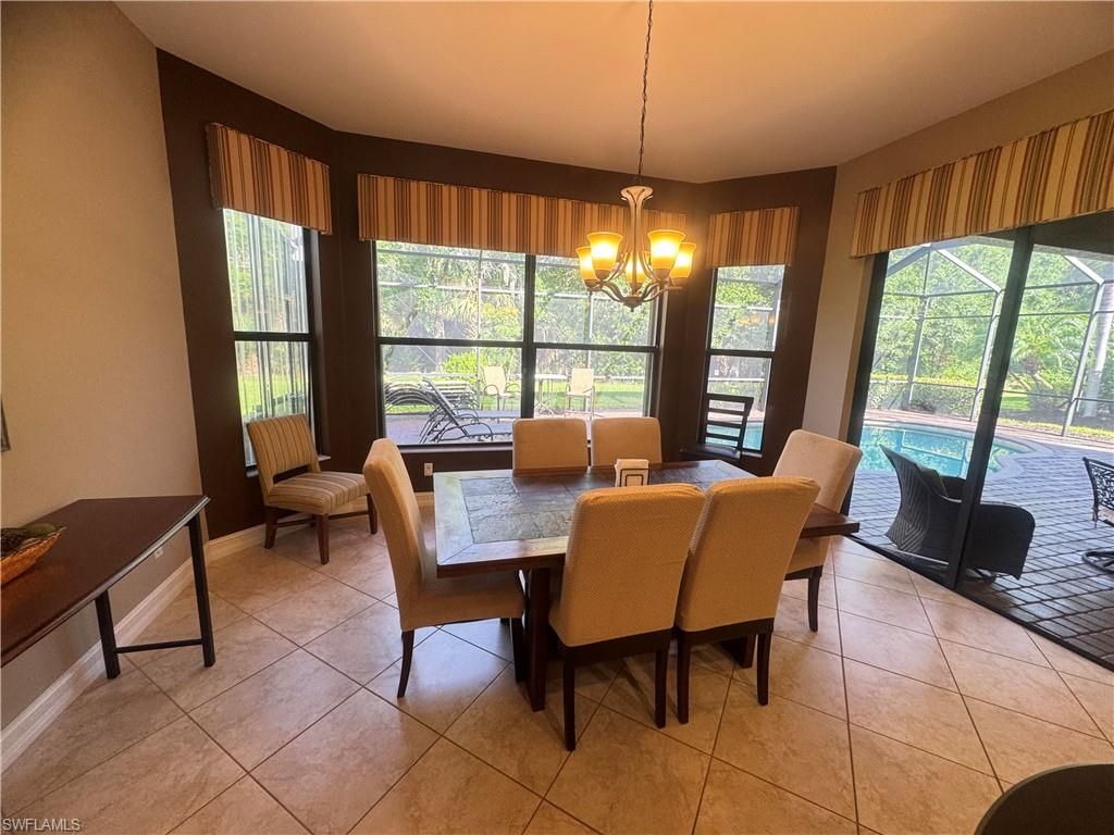 Chandelier, Dining room, Interior, Pendant Lights