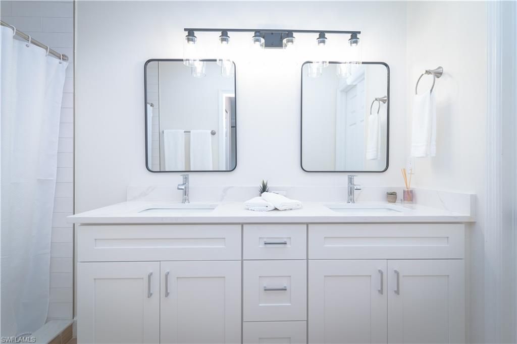 Bathroom, Dual Sink Vanities, Interior