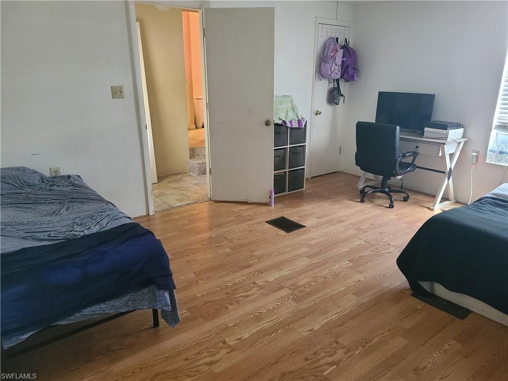 Bedroom, Home Office, Interior, Wood Texture Flooring