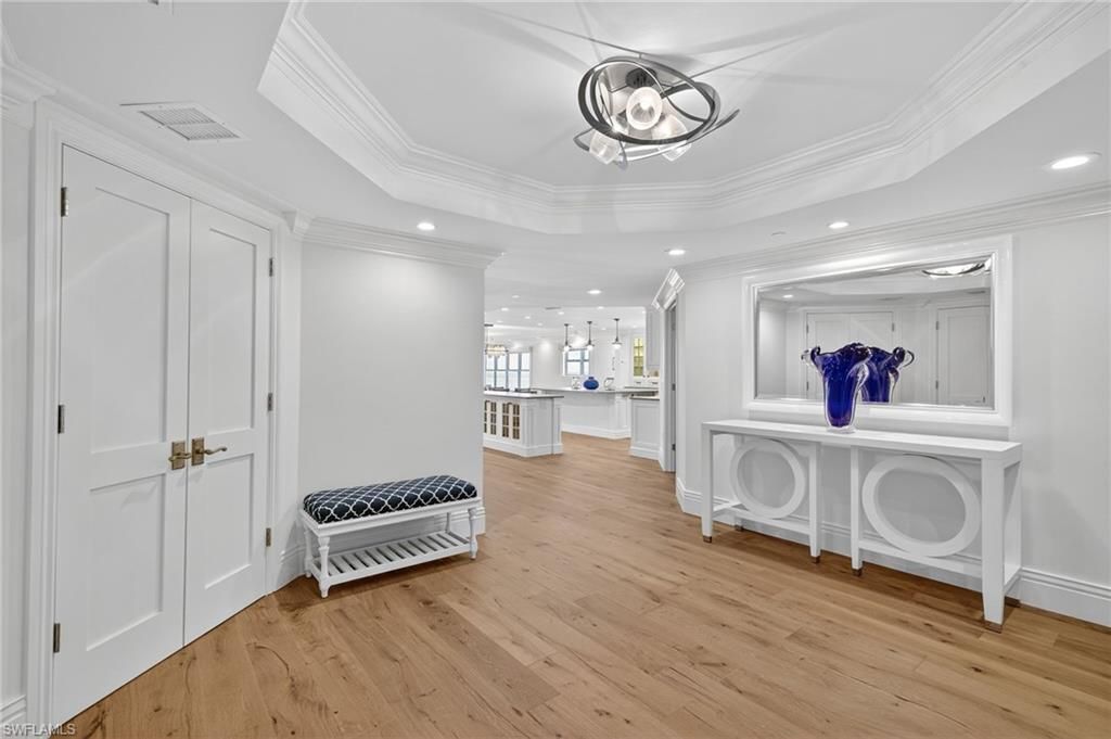 Interior, Pendant Lights, Recessed Lighting, Wood Texture Flooring