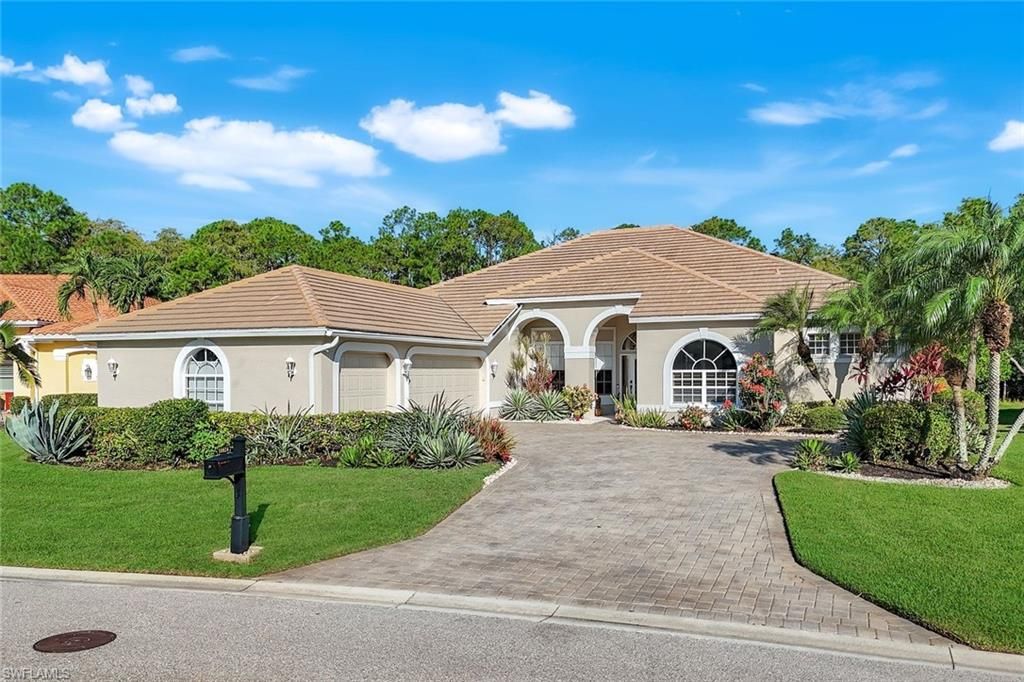 Backyard, Exterior, Facade, Ranch
