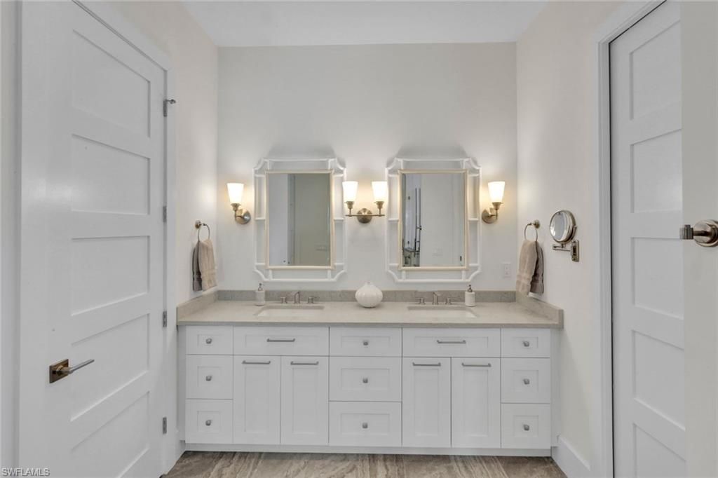Bathroom, Dual Sink Vanities, Interior