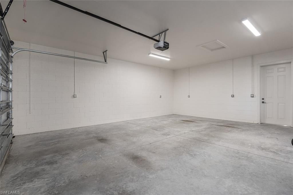 Garage, Interior