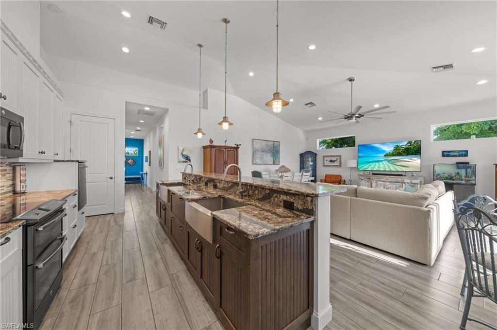 Interior, Kitchen, Living room, Pendant Lights, Recessed Lighting, Wood Texture Flooring