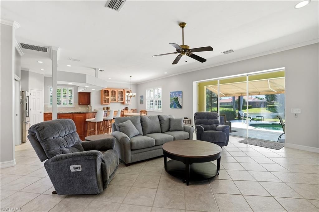 Dining room, Interior, Living room, Pendant Lights, Recessed Lighting
