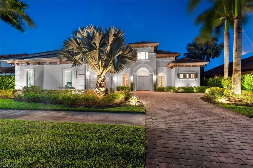 Exterior, Facade, Mediterranean