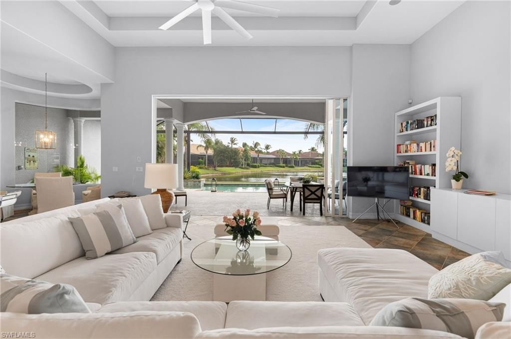 Dining room, Interior, Living room, Pendant Lights