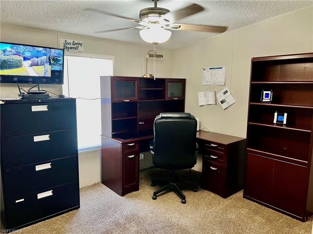 Home Office, Interior