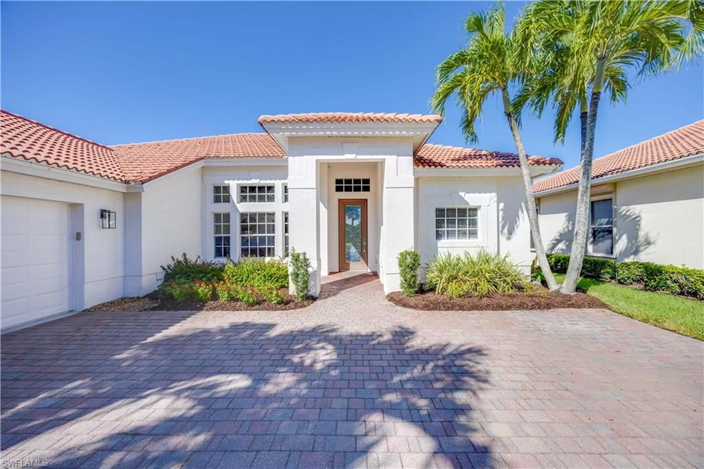 Attached, Exterior, Facade, Spanish Mediterranean