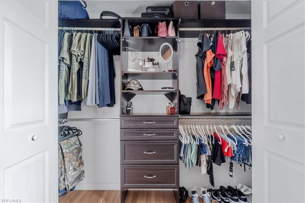 Interior, Walk-in Closets, Wood Texture Flooring