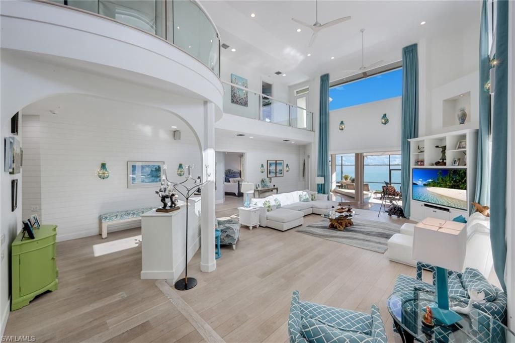 Interior, Living room, Recessed Lighting, Water, Wood Texture Flooring