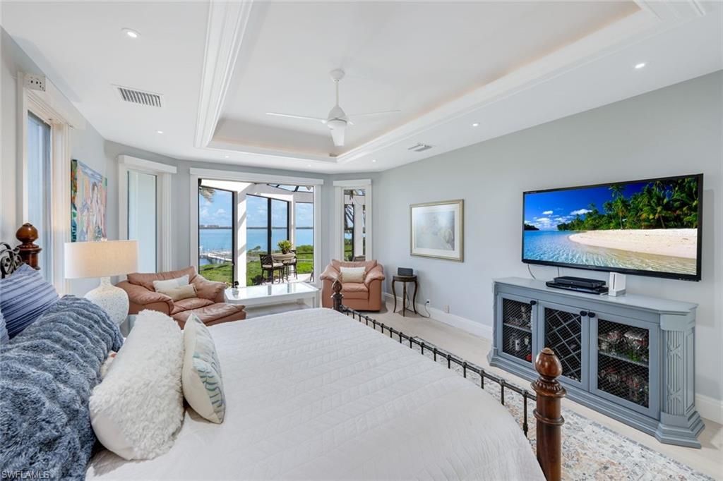 Bedroom, Interior, Living room, Recessed Lighting, Water