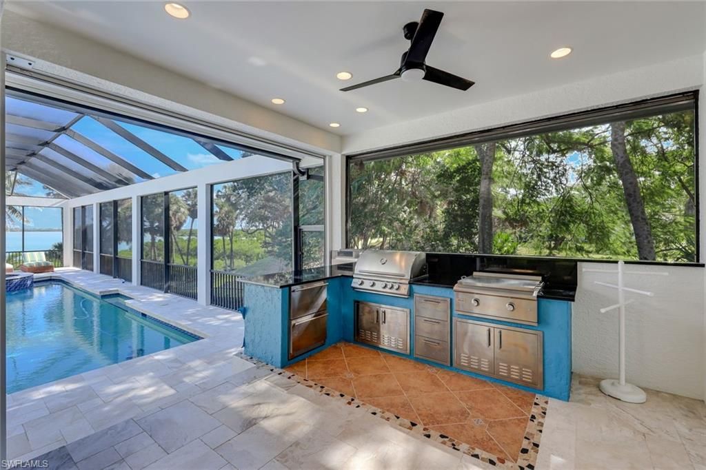 Interior, Pool, Recessed Lighting, Sun Room