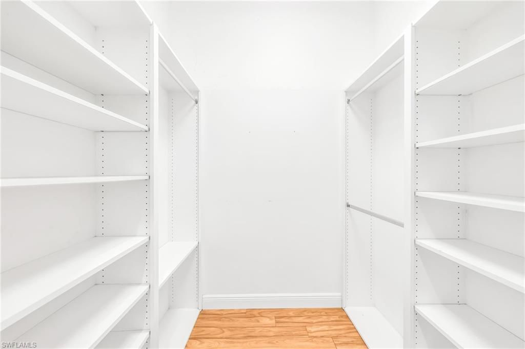 Interior, Walk-in Closets, Wood Texture Flooring