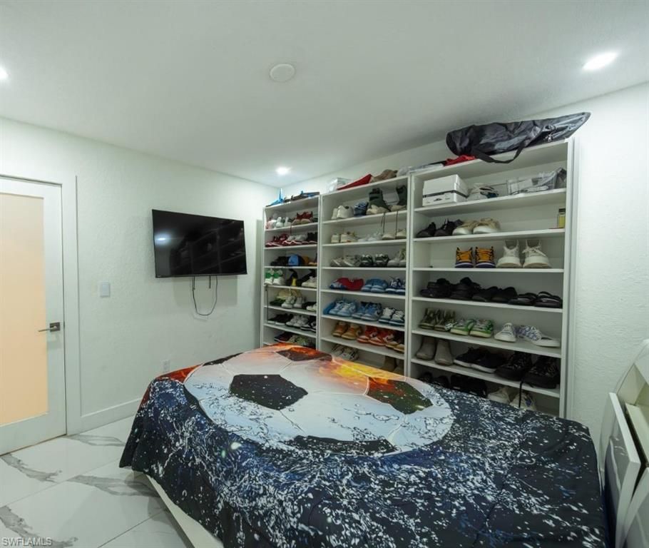 Interior, Marble, Recessed Lighting, Walk-in Closets