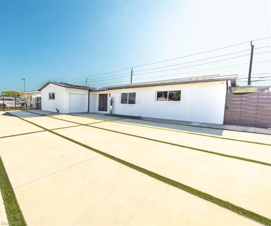 Backyard, Detached Garage, Exterior