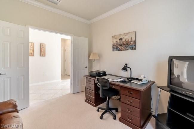 Home Office, Interior