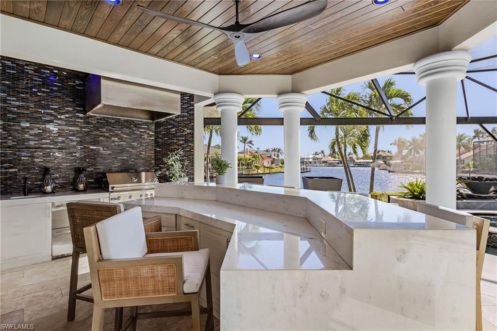 Exterior, Outdoor Kitchen, Water