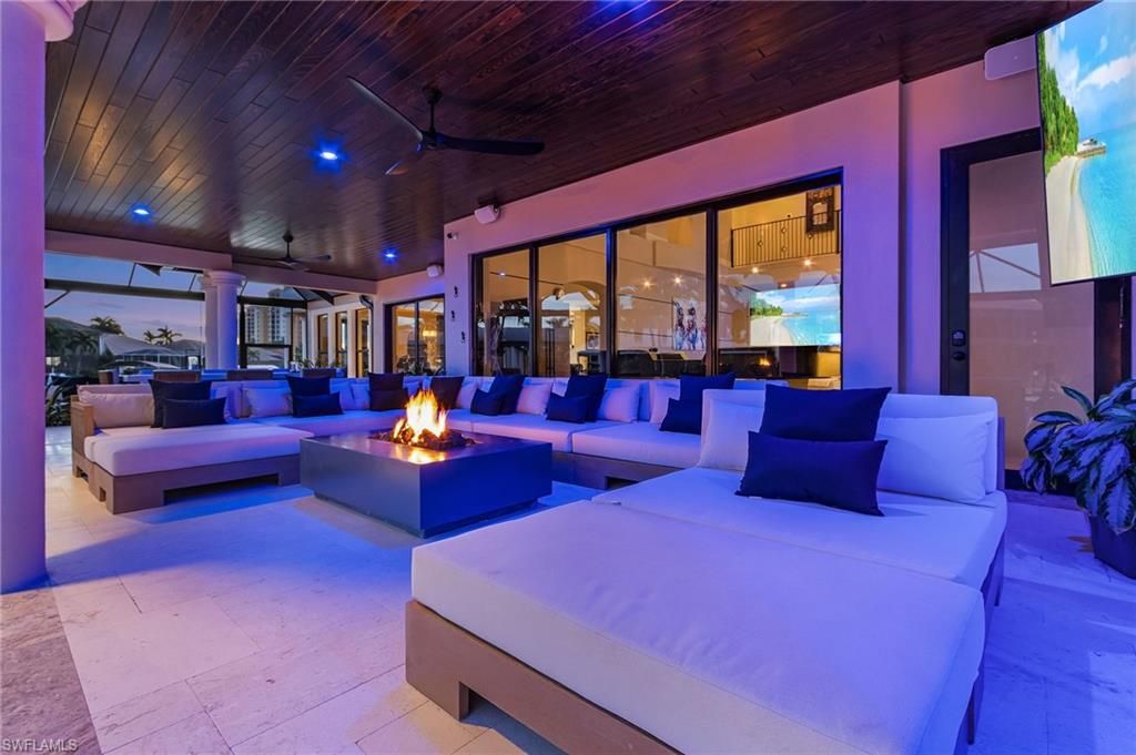 Exterior, Recessed Lighting