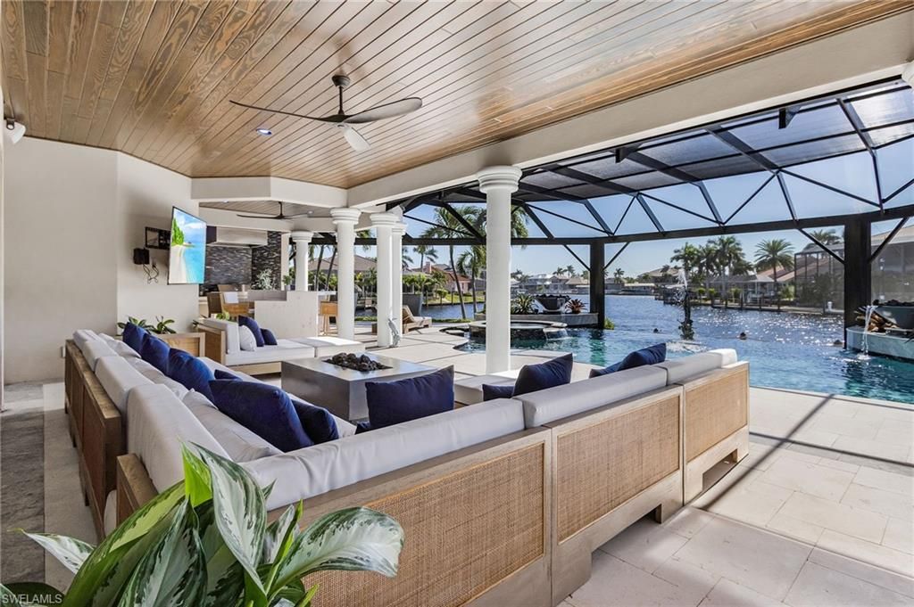 Exterior, Glass Ceilings, Pool, Sun Room, Water