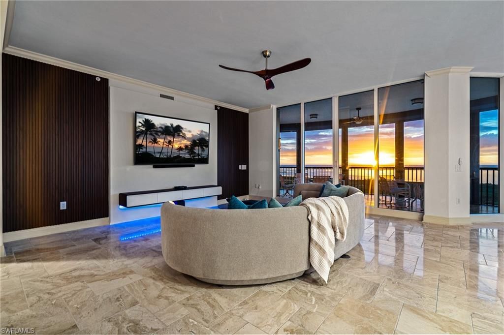 Interior, Living room, Water