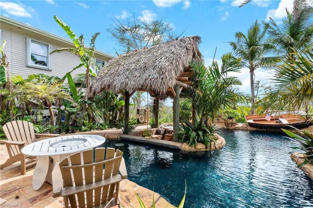 Exterior, Pool, Water