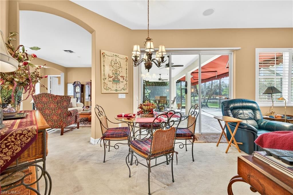 Chandelier, Dining room, Interior, Living room