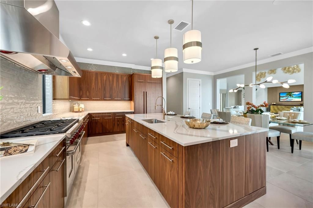 Dining room, Interior, Kitchen, Pendant Lights, Recessed Lighting, Stainless Steel Appliances