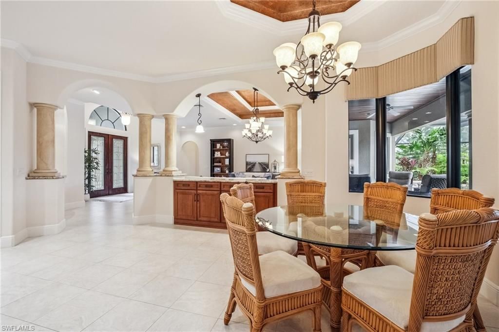 Chandelier, Dining room, Interior, Pendant Lights