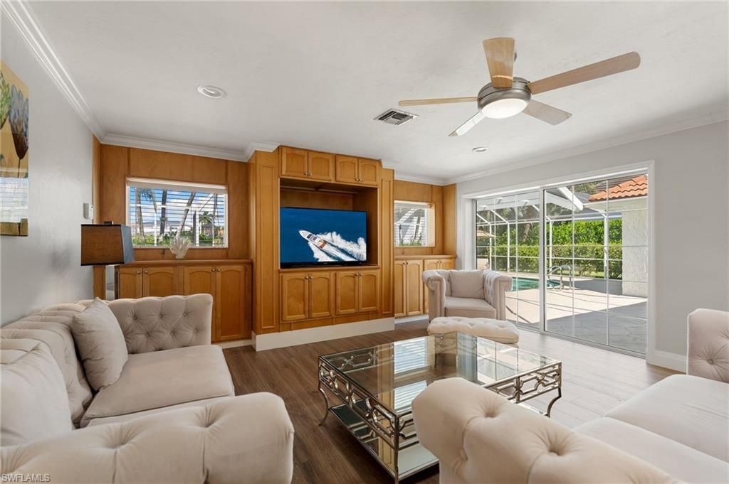 Interior, Living room, Recessed Lighting, Wood Texture Flooring, Wooden Walls