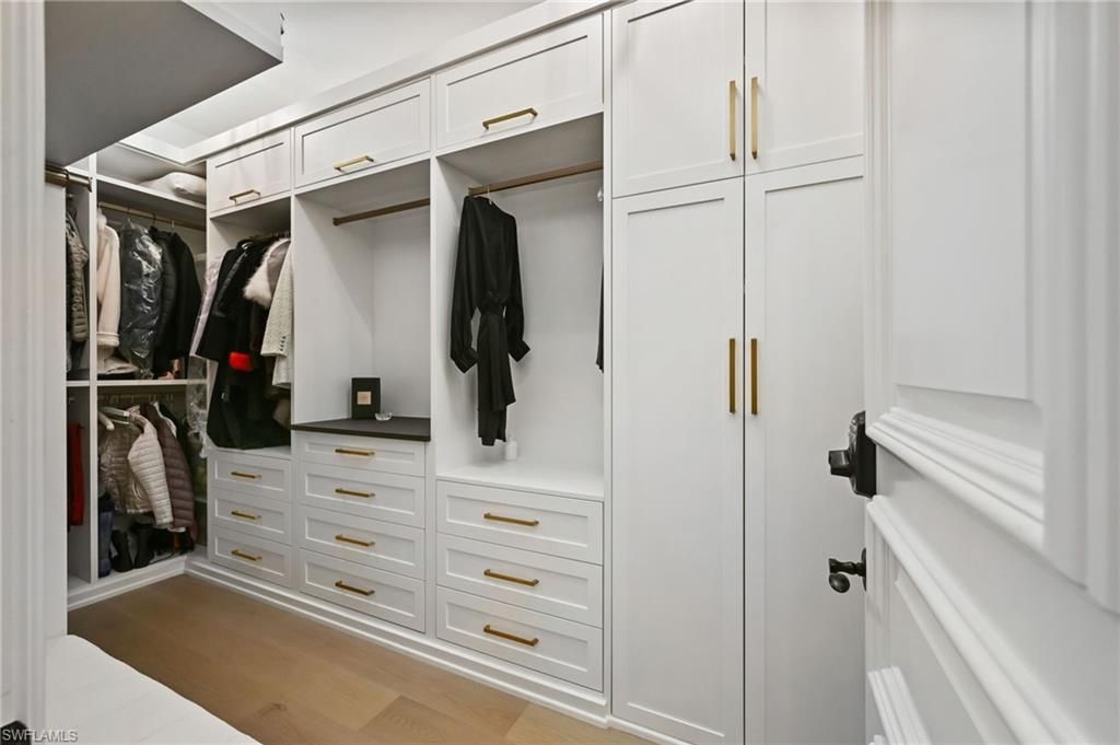 Interior, Walk-in Closets, Wood Texture Flooring