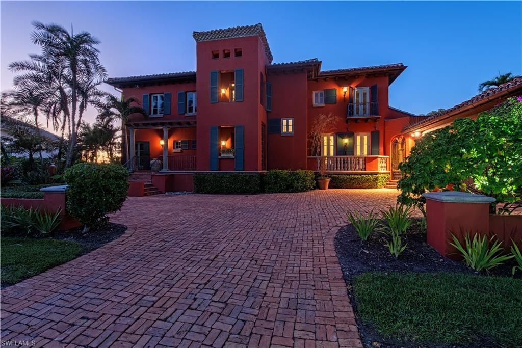 Backyard, Exterior, Facade, Mediterranean