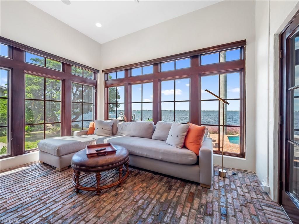 Interior, Living room, Recessed Lighting, Sun Room, Water