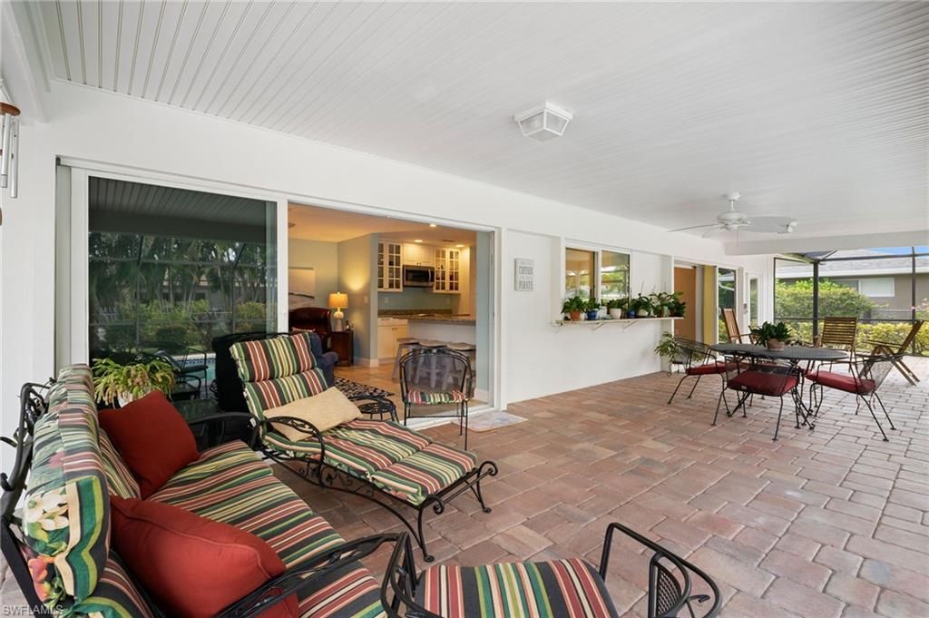 Dining room, Interior