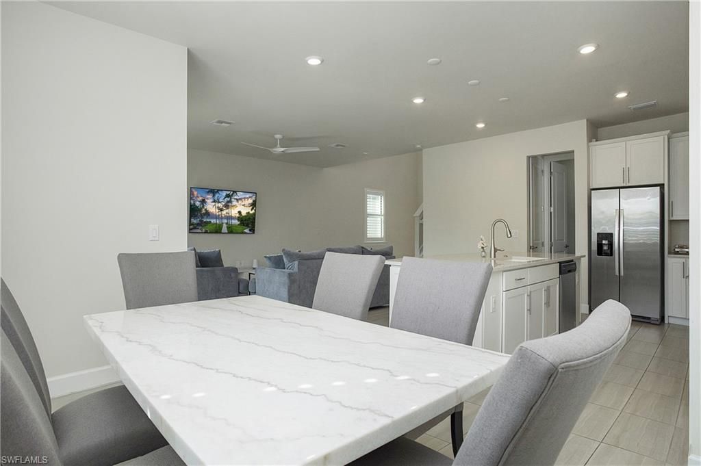 Dining room, Interior, Kitchen, Recessed Lighting, Stainless Steel Appliances
