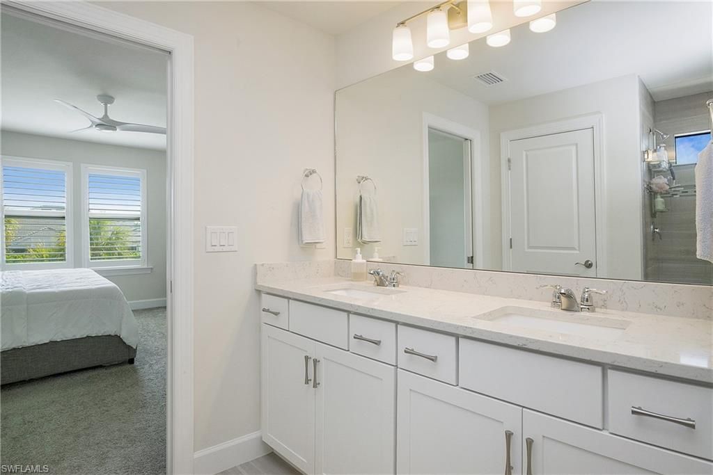 Bathroom, Bedroom, Dual Sink Vanities, Interior