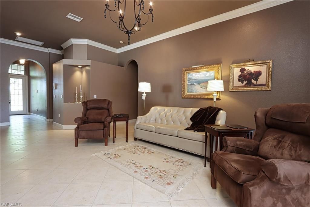 Chandelier, Interior, Living room