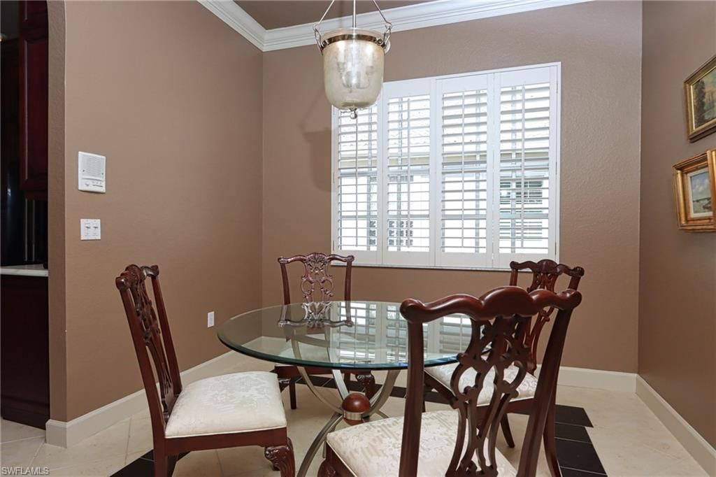 Dining room, Interior